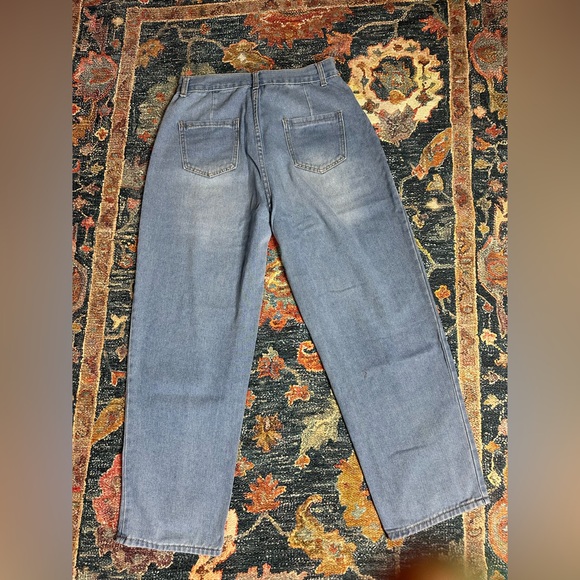 Women’s hand painted sunflower jeans. Size large. - Picture 2 of 4